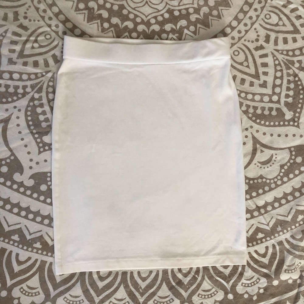Forever 21 | White mini pencil skirt